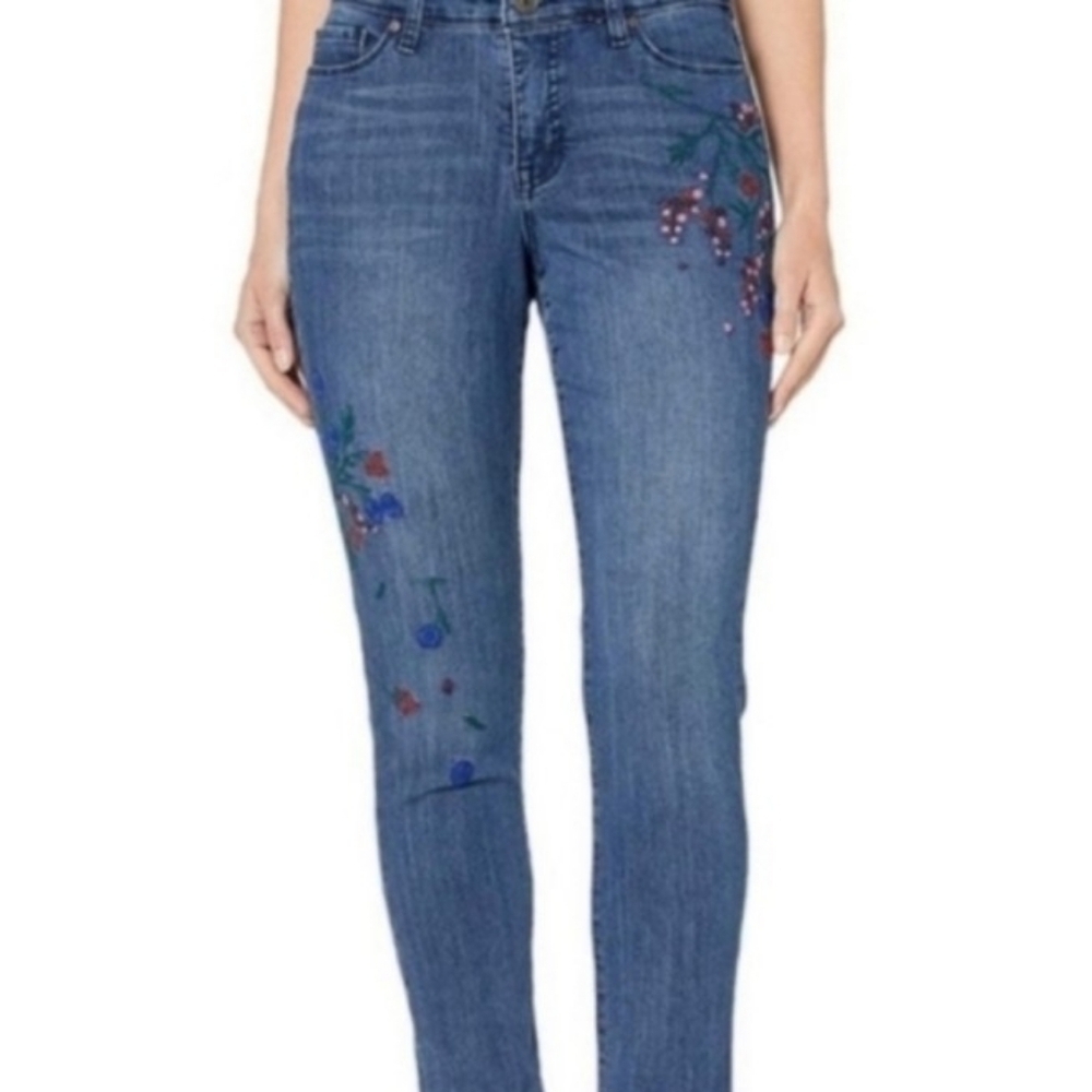 Bandolino Women's Embroidered Medium Blue Jeans Size 16